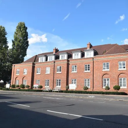 Rent this 2 bed apartment on Coral in Broadway, Amersham