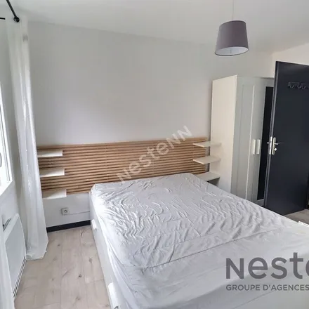 Rent this 2 bed apartment on 5 Place François Mitterrand in 93330 Neuilly-sur-Marne, France