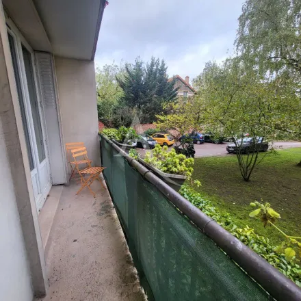 Rent this 3 bed apartment on 109 Rue de Bernau in 94500 Champigny-sur-Marne, France