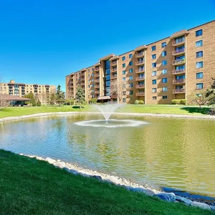Buy this 2 bed condo on 1707 Crystal Lane in Mount Prospect, IL 60056