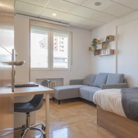 Rent this 5 bed room on Madrid in Avenida de Brasil, 11