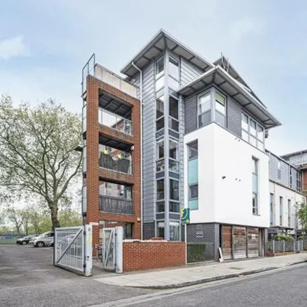 Image 9 - Armstrong House, Southwold Road, Upper Clapton, London, E5 9PB, United Kingdom - Apartment for rent
