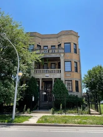 Buy this 3 bed house on 1509-1511 East Marquette Road in Chicago, IL 60637