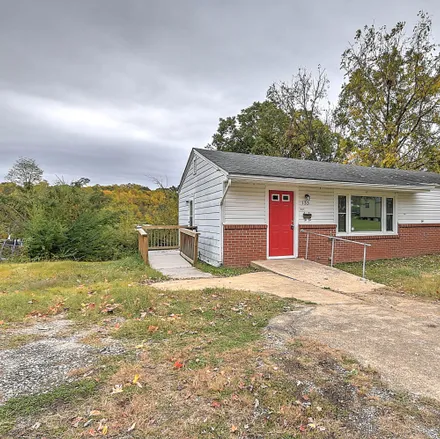 Image 3 - 133 Chapel Street, Greeneville, TN 37743, USA - House for sale