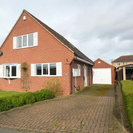 Buy this 3 bed house on Lincoln Close in Crowle, DN17 4BG