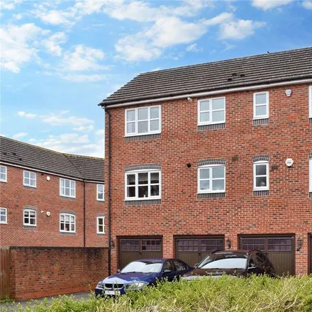 Image 1 - Honeymans Gardens, Droitwich Spa, WR9 9AD, United Kingdom - Apartment for rent