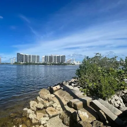 Buy this 2 bed condo on 3205 Northeast 184th Street in Aventura, FL 33160