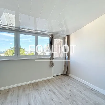 Rent this 3 bed apartment on 39 Rue Paul Poirier in 50400 Granville, France