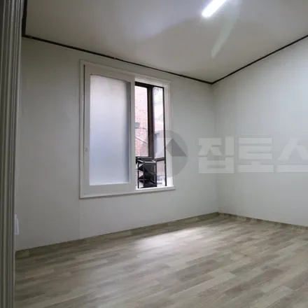Rent this studio apartment on 서울특별시 강남구 논현동 267-27
