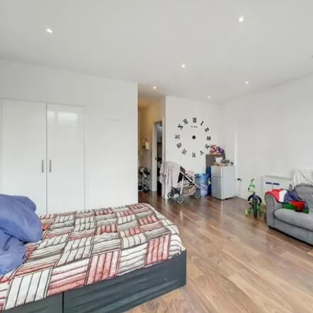 Buy this studio apartment on Allegro Blinds in Imperial Drive, London