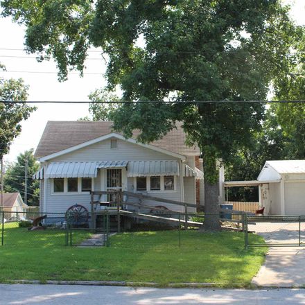 Rent this 2 bed house on 224 North 7th Street in Mount Vernon, IL 62864