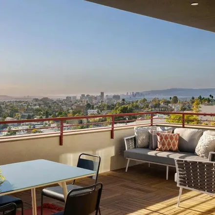 Image 3 - 1065 Figueroa Terrace, Los Angeles, CA 90012, USA - Apartment for rent