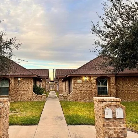 Buy this studio house on 2335 West Chapin Street in Edinburg, TX 78541