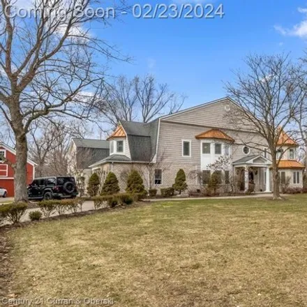 Buy this 6 bed house on 6958 Franklin Road in Bloomfield Township, MI 48301
