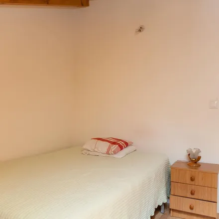 Rent this 3 bed apartment on Rua Visconde da Luz 62 in 3000-414 Coimbra, Portugal