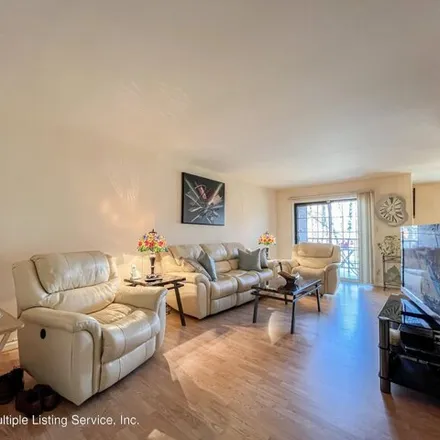 Image 2 - 105 Windham Loop, New York, NY 10314, USA - Apartment for sale