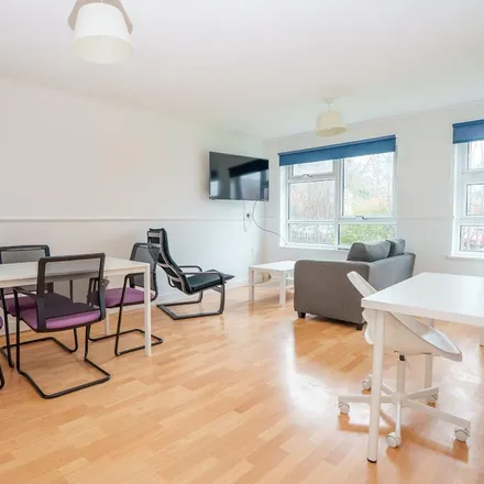 Rent this 2 bed apartment on Notre Dame Catholic Sixth Form College in St Mark's Avenue, Leeds