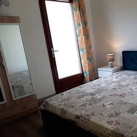 Rent this 1 bed apartment on Dolus d'Oléron (2 in 4 km) - Parc aquatique IléO (2, 9 km)