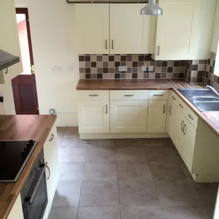 Rent this 3 bed apartment on Chatsworth Drive in Wellingborough, NN8 5FB