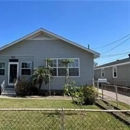 Rent this 3 bed apartment on 2401 Lafayette Street in Gretna, LA 70053
