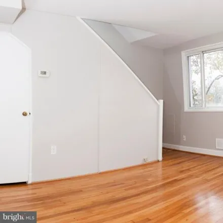 Image 3 - 5627 8th Street South, Arlington, VA 22204, USA - House for rent