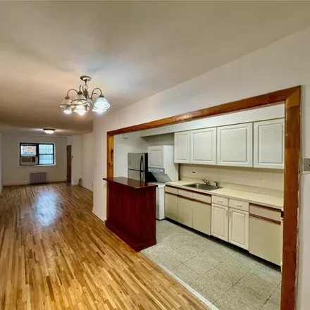 Image 2 - 144-43 71st Road, New York, NY 11367, USA - Apartment for sale