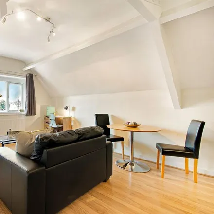 Rent this 1 bed apartment on Wood Lane Court in Leeds, LS6 2PF