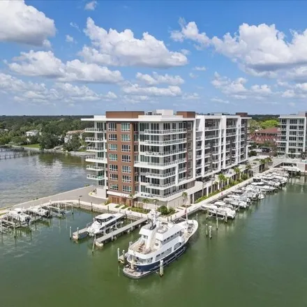 Buy this 2 bed condo on 301 Cedar Street in Clearwater, FL 33755