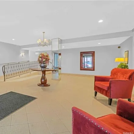 Image 4 - 241-20 Northern Boulevard, New York, NY 11362, USA - Apartment for sale