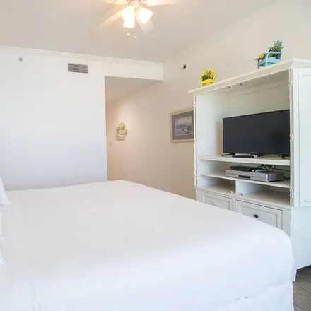 Rent this 2 bed condo on Biloxi