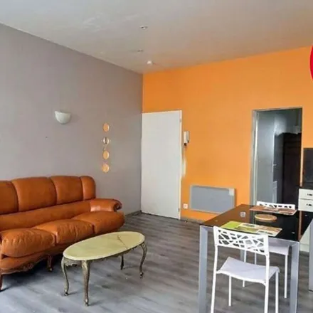 Rent this 2 bed apartment on LCL in Rue Henri IV, 81100 Castres