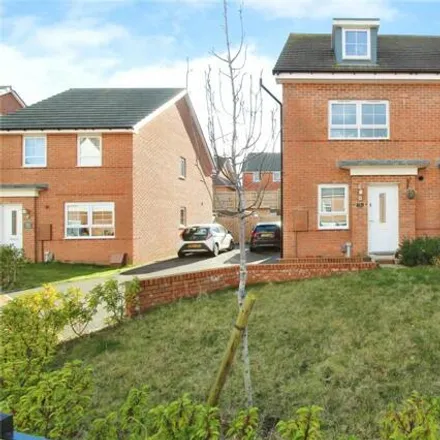 Buy this 4 bed duplex on unnamed road in Mansfield, NG18 6AZ
