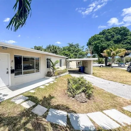 Image 2 - 13 Northeast 26th Street, Wilton Manors, FL 33305, USA - House for sale