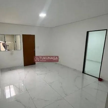 Rent this 2 bed house on Rua Silveira Sampaio in Paraventi, Guarulhos - SP