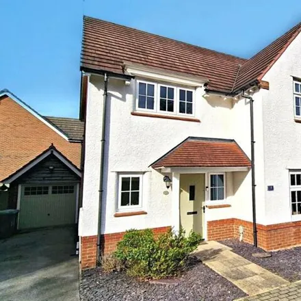 Buy this 4 bed house on unnamed road in Cottingham, HU16 4BX