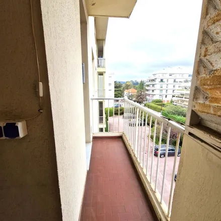 Rent this 3 bed apartment on 223 Chemin de la Costière in 06000 Nice, France