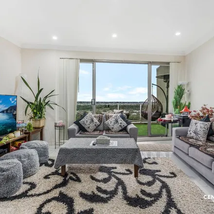 Rent this 3 bed apartment on Hume Highway in Warwick Farm NSW 2170, Australia