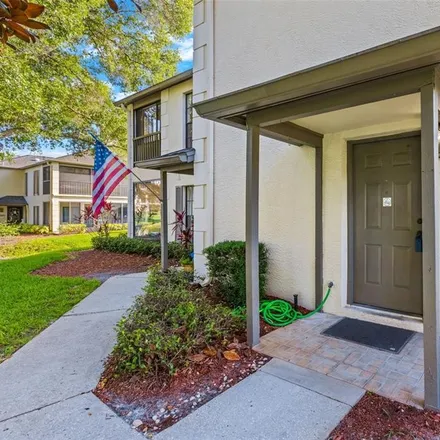 Image 1 - 13180 Village Chase Circle, Hillsborough County, FL 33618, USA - Condo for sale