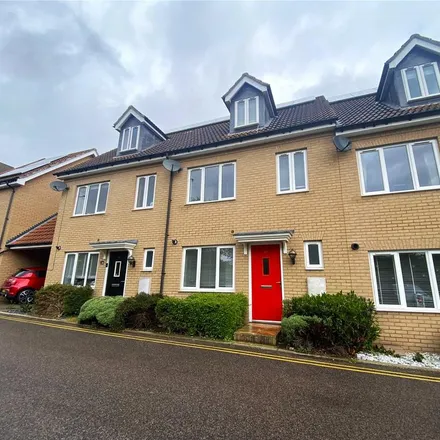 Rent this 4 bed townhouse on Thomas Way in Braintree, CM7 3AJ