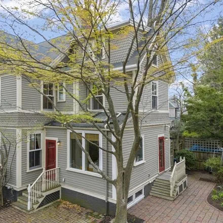 Rent this 4 bed house on 14 Linnaean Street in Cambridge, MA 02140