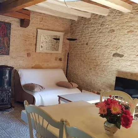 Rent this 2 bed house on 24200 Saint-Vincent-le-Paluel