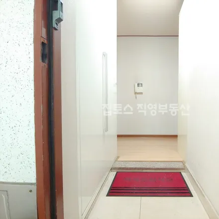 Rent this 2 bed apartment on 서울특별시 마포구 서교동 377-4