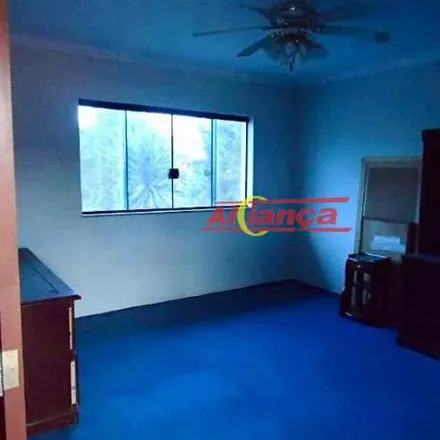 Rent this 5 bed house on Rua Sérgio Saleh Riman in Aruja Center Ville, Arujá - SP