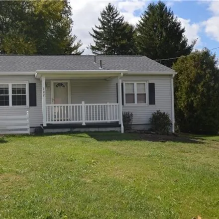 Rent this 2 bed house on 275 Nila Drive in North Lima, Mahoning County