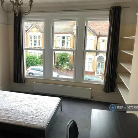 Image 4 - 5 Shell Road, London, SE13 7TY, United Kingdom - Townhouse for rent