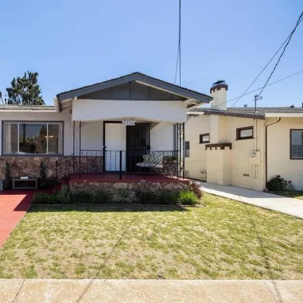 Buy this 4 bed house on 2726 60th Avenue in Oakland, CA 94613