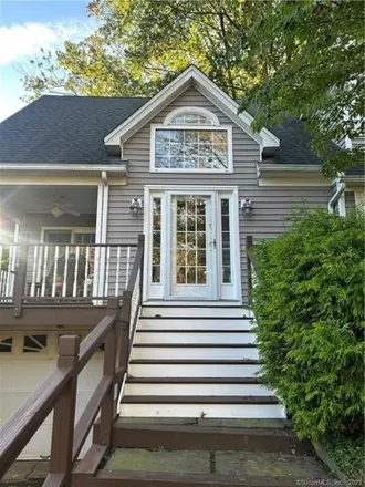 Rent this 3 bed house on 10 Mountain View Lane in Chimney Point, New Milford