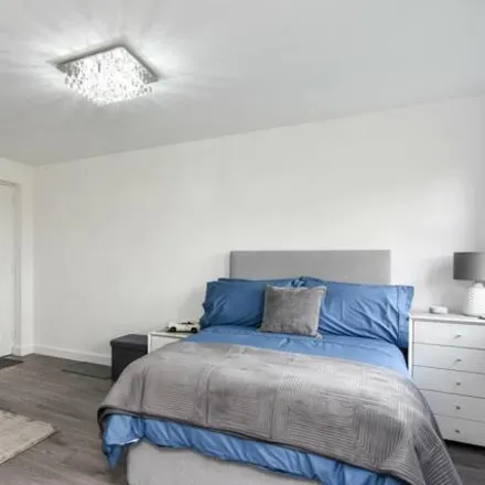 Image 3 - Herongate, Shoeburyness, SS3 9SJ, United Kingdom - Loft for sale