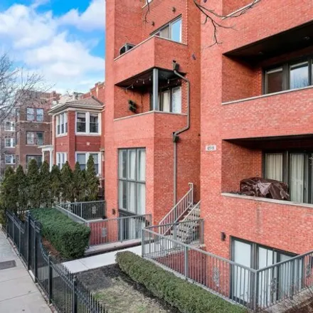 Buy this 4 bed condo on 4217-4219 North Ashland Avenue in Chicago, IL 60640