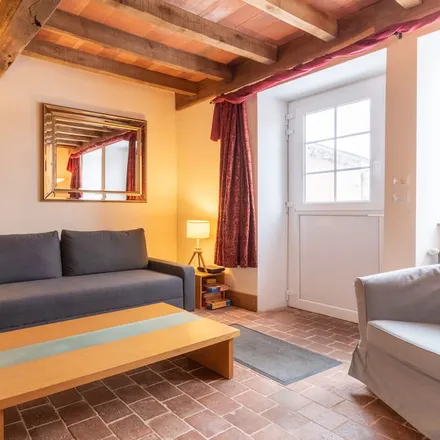 Rent this 2 bed townhouse on La Roche-en-Brenil in Route de Paris, 21530 La Roche-en-Brenil